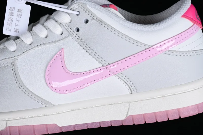All Categories Nk SB Dunk Series Nk SB Dunk Low Low-top sneakers Cost-effective version Nk SB Dunk Low "520" Valentine's Day limited SB low-top sports and leisure sneakers FN3451-161